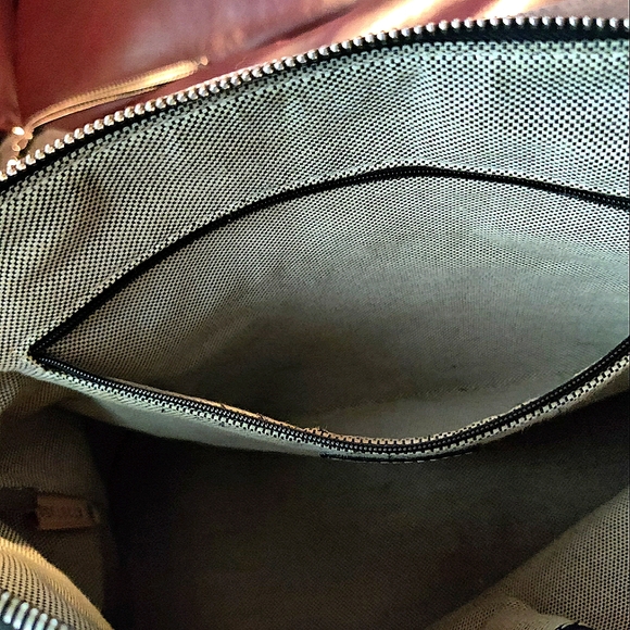 Large Dooney Bourke with coin purse - Picture 1 of 2